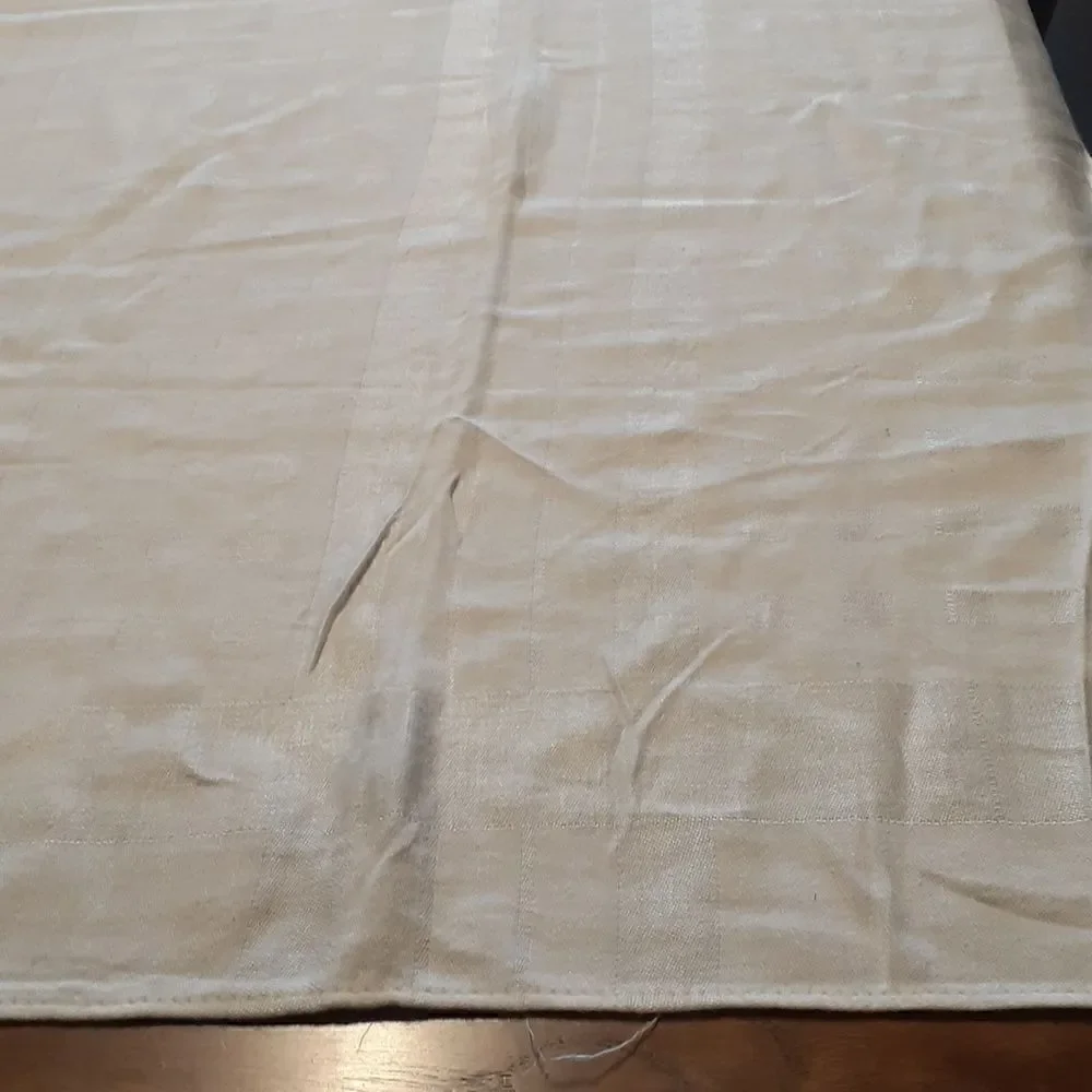 Beautiful white linen 52